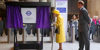 HM Queen Elizabeth II and HRH Prince Edward Earl of Wessex at the unveiling of a commemorative plaque at Paddington to mark the completion of the Elizabeth line. COURTESY TfL